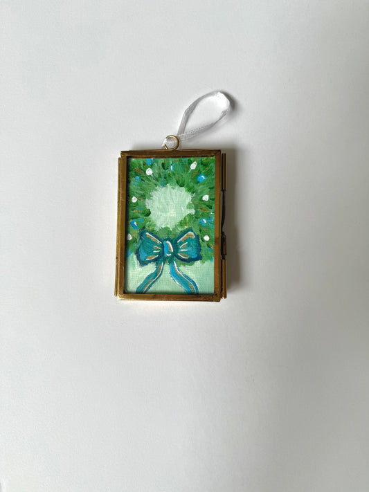Wreath glass framed ornament